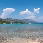 1 Bedroom Awesome In Apartmán Račišće