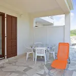 1 Bedroom Awesome In Apartmán Račišće