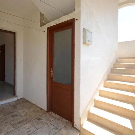1 Bedroom Awesome In Račišće