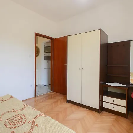 In With Wifi * Račišće