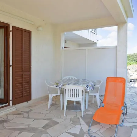Awesome In With Kitchen דירה Račišće