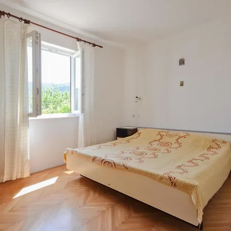 Apartmán 1 Bedroom Awesome In *